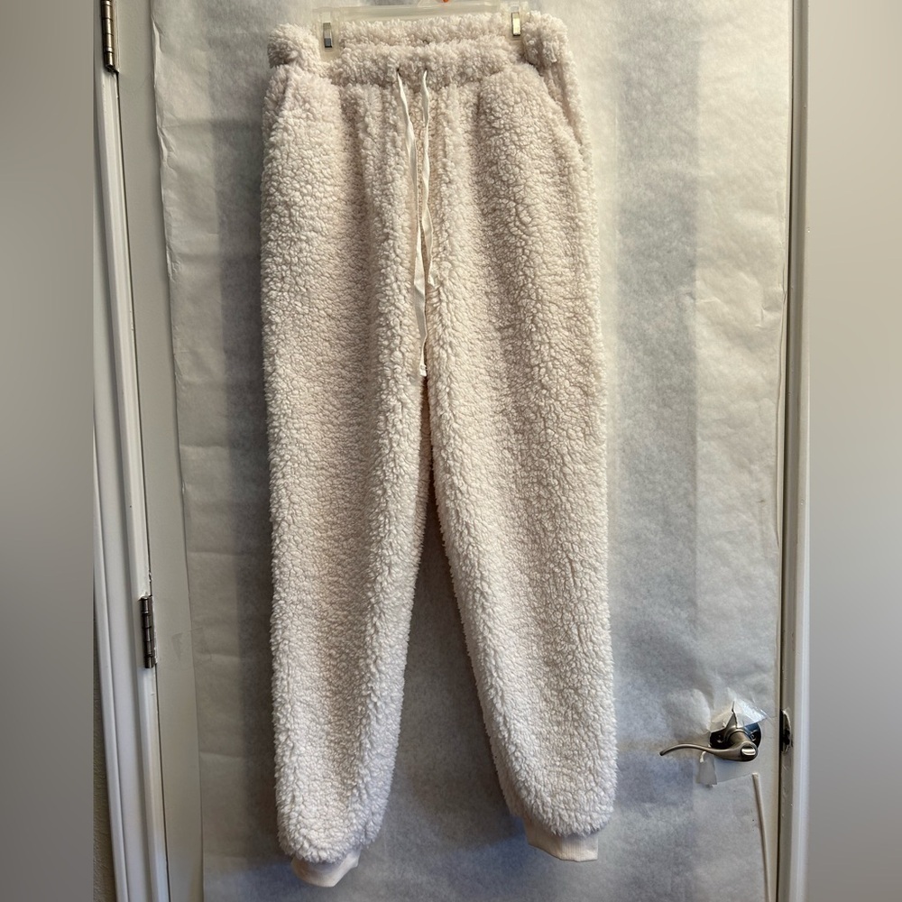 New Look‎ Off-White Faux Sherpa relaxed fit jogger Sz-S. A9